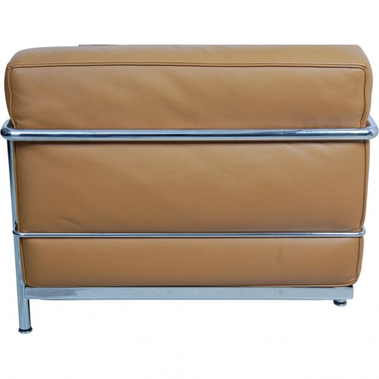 Le Corbusier 2-personers LC3 sofa i karamel farvet læder