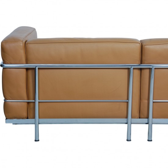 Le Corbusier 2-personers LC3 sofa i karamel farvet læder