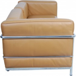Le Corbusier 2-personers LC3 sofa i karamel farvet læder