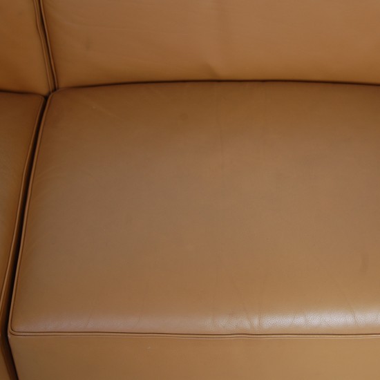 Le Corbusier 2-personers LC3 sofa i karamel farvet læder