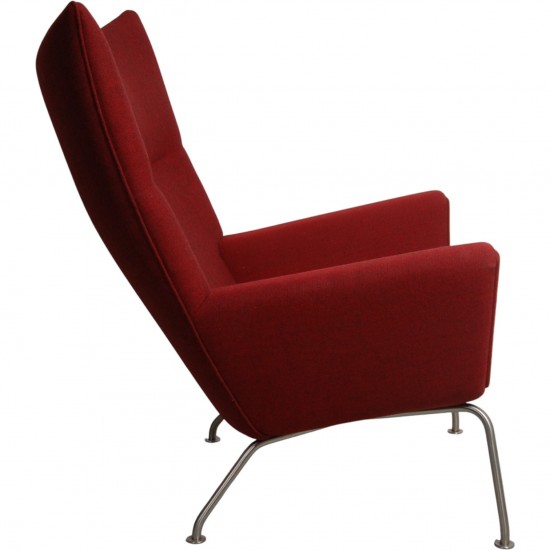 Hans Wegner Wingchair med skammel i rødt stof