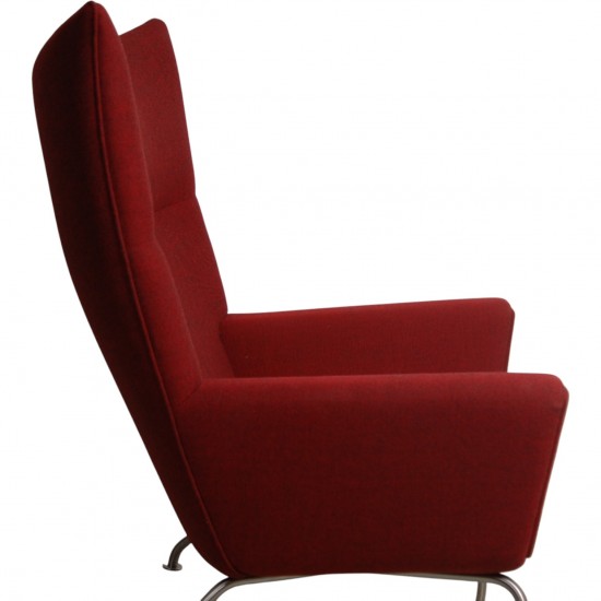 Hans Wegner Wingchair med skammel i rødt stof