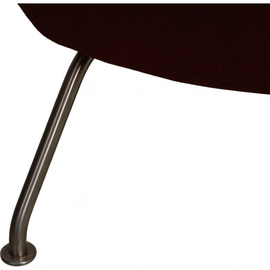 Hans Wegner Wingchair med skammel i rødt stof