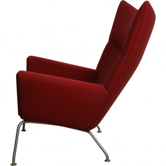 Hans Wegner Wingchair med skammel i rødt stof