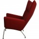 Hans Wegner Wingchair med skammel i rødt stof