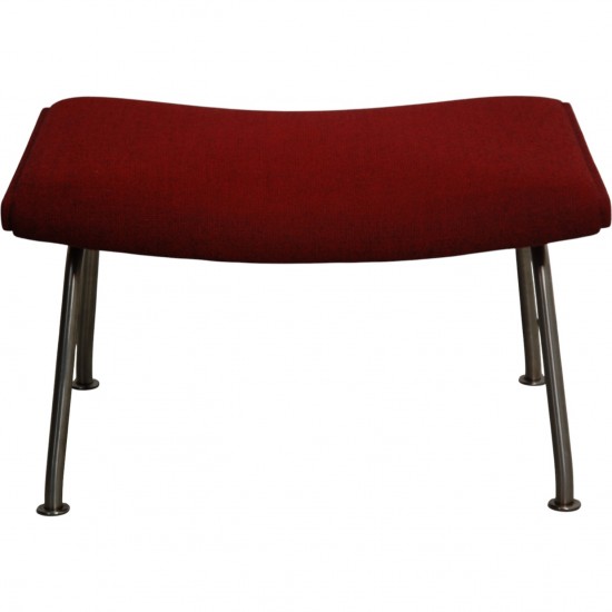 Hans Wegner Wingchair med skammel i rødt stof