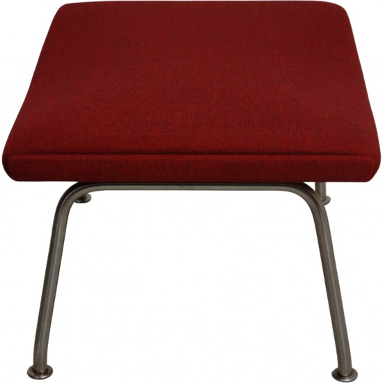 Hans Wegner Wingchair med skammel i rødt stof