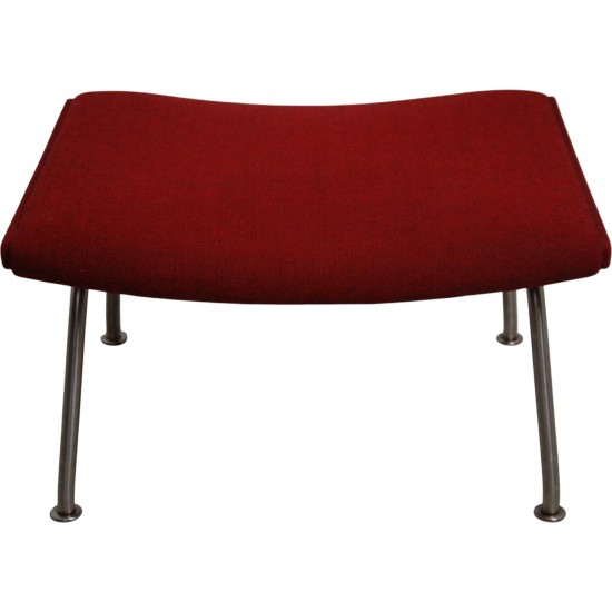 Hans Wegner Wingchair med skammel i rødt stof