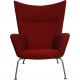 Hans Wegner Wingchair med skammel i rødt stof