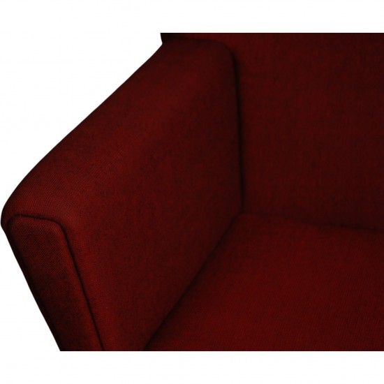 Hans Wegner Wingchair med skammel i rødt stof