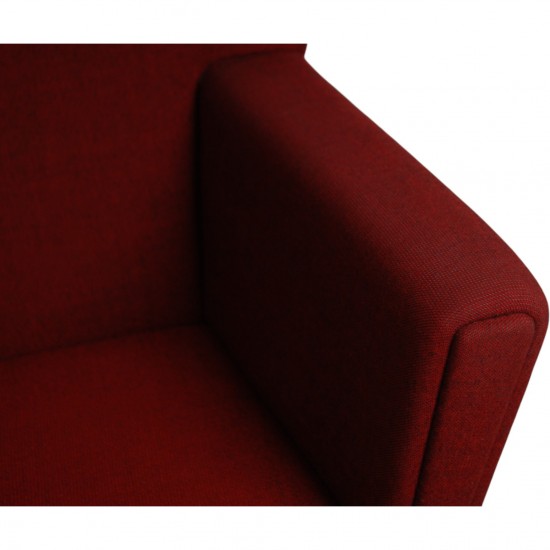 Hans Wegner Wingchair med skammel i rødt stof