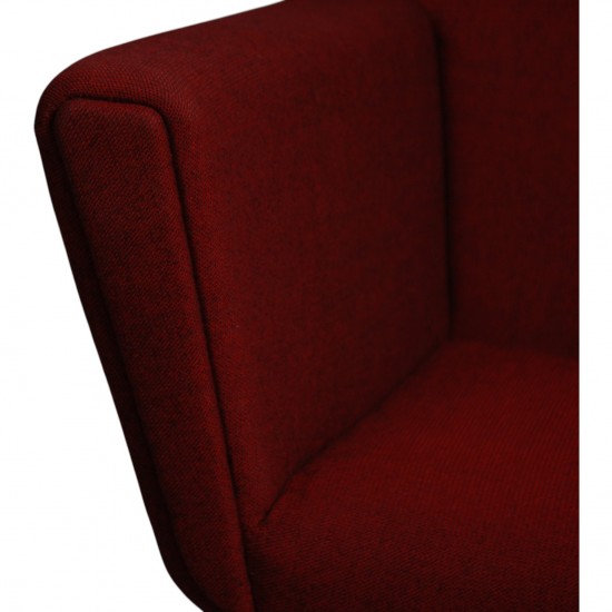 Hans Wegner Wingchair med skammel i rødt stof
