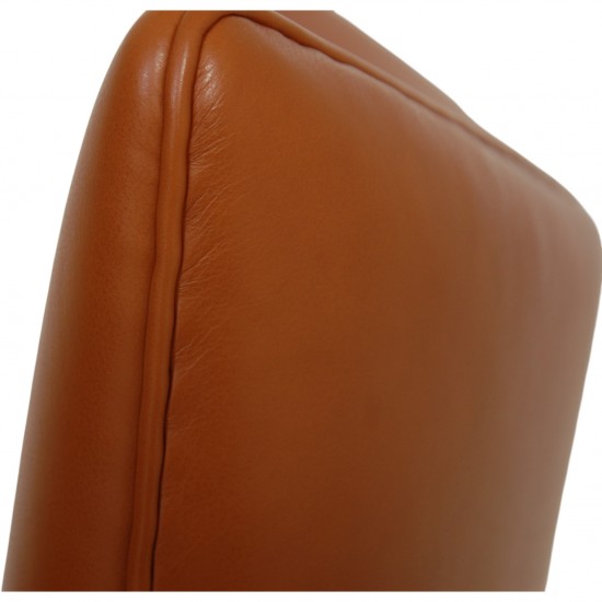 Hans Wegner CH445 Wingchair nybetrukket med cognac classic læder