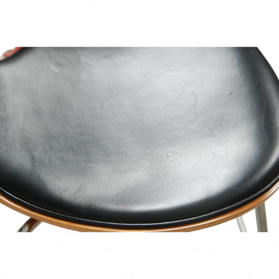 Arne Jacobsen 3187 Barstol i kirsebærtræ og sort læder