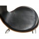 Arne Jacobsen 3187 Barstol i kirsebærtræ og sort læder