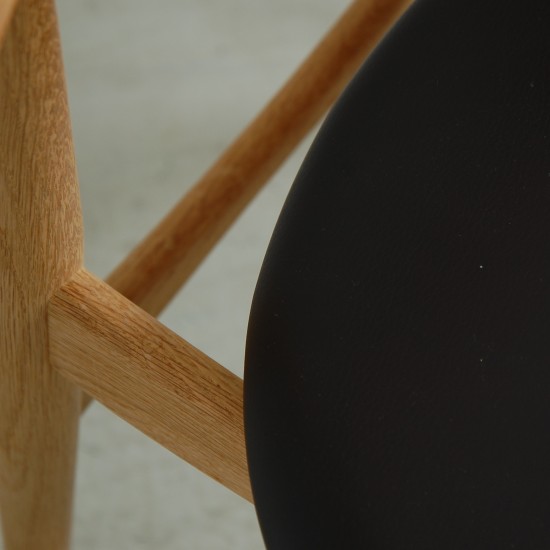 Sæt med 6 Hans Wegner CH33p stole i eg