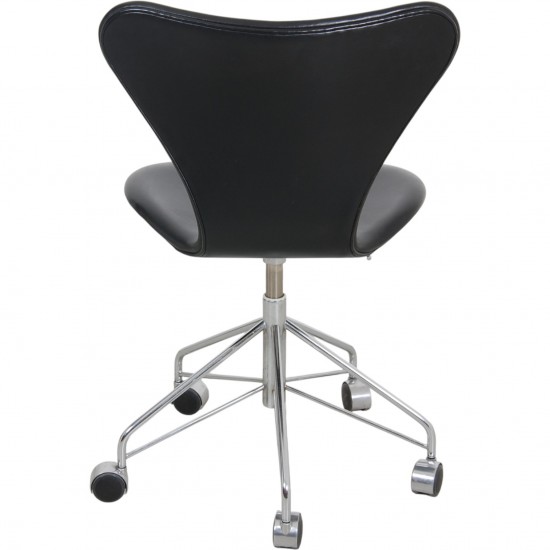 Arne Jacobsen 3117 kontorstol i sort læder 1990'erne