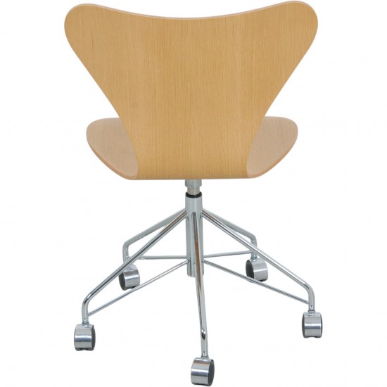 Arne Jacobsen 3117 kontorstol i eg 2022