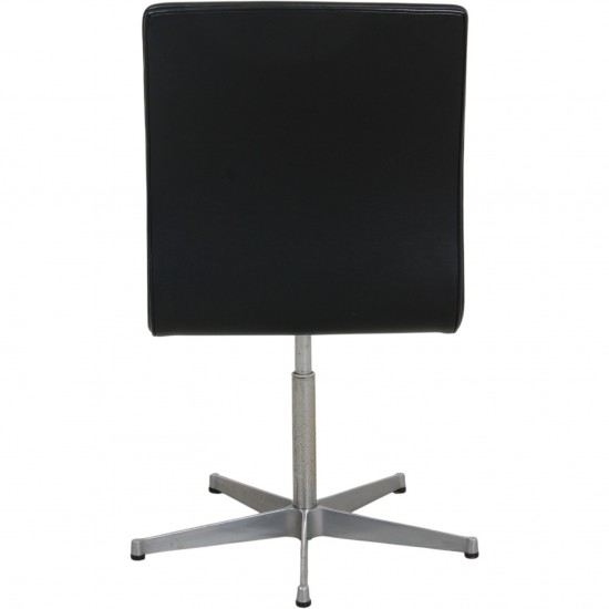 Arne Jacobsen Oxford chair reupholstered in black classic leather 1979