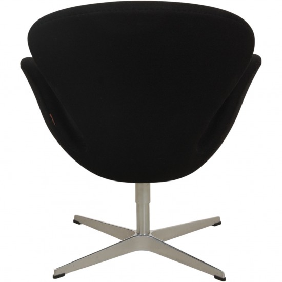 Arne Jacobsen Svane stol i sort Tonus stof 2016