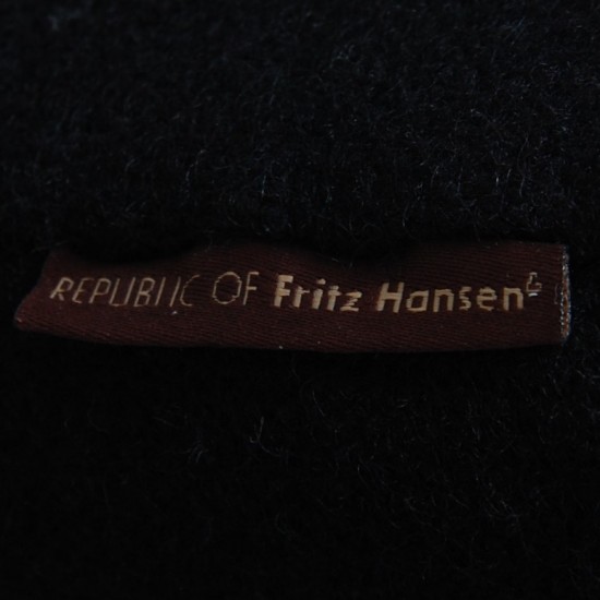 Arne Jacobsen Svane stol i sort Tonus stof 2016