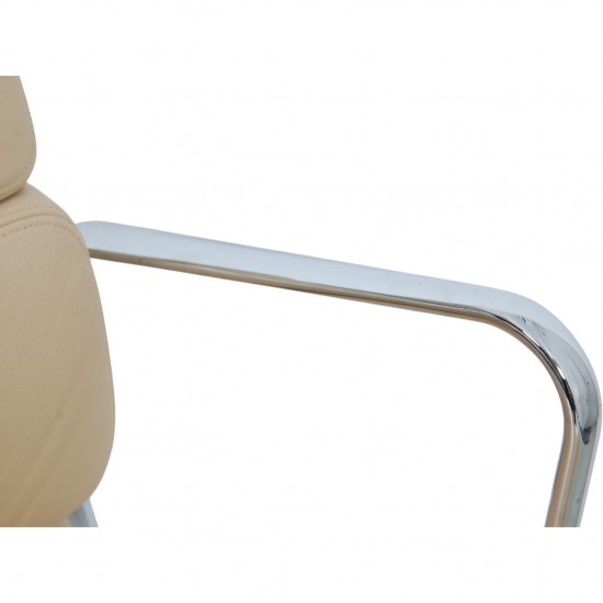 Charles Eames EA-208 softpad stol i lyst læder 2007