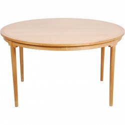Hans Wegner Circulare China table in cherry wood 1990s