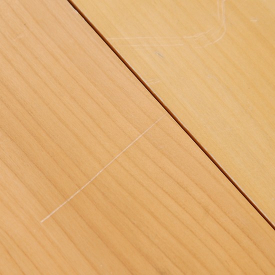 Hans Wegner Cirkulært kina bord i kirsebærtræ 1990'erne