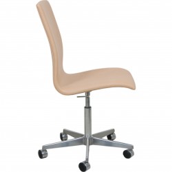 Arne Jacobsen Oxford office chair in natural leather