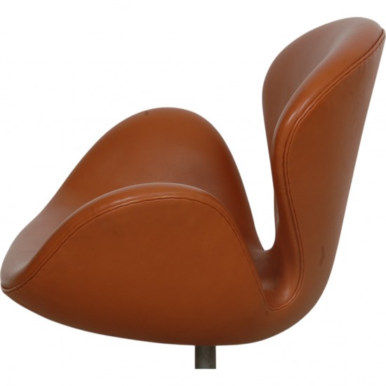 Arne Jacobsen Svanen stol i cognac Classic læder