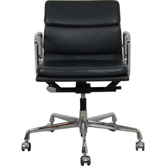 Charles Eames Ea-217 softpad kontorstol i mørkegråt læder
