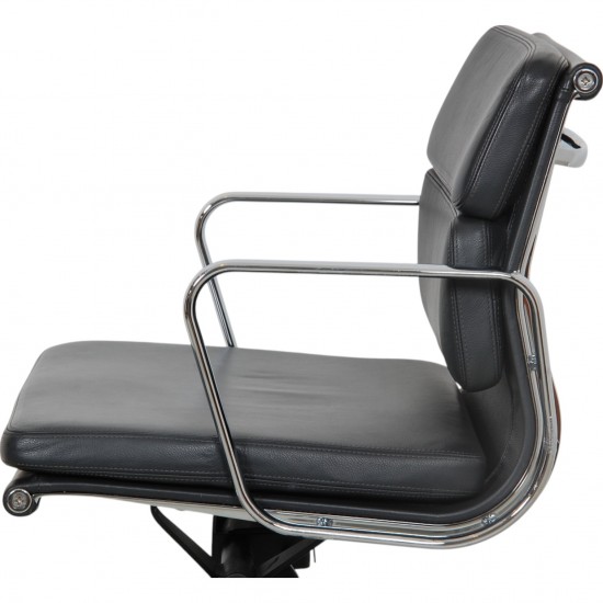Charles Eames Ea-217 softpad kontorstol i mørkegråt læder