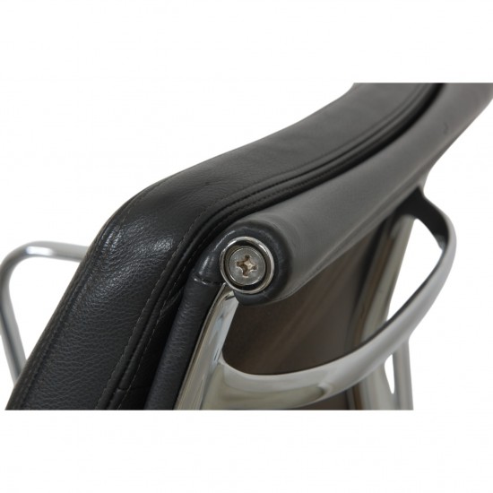 Charles Eames Ea-217 softpad kontorstol i mørkegråt læder