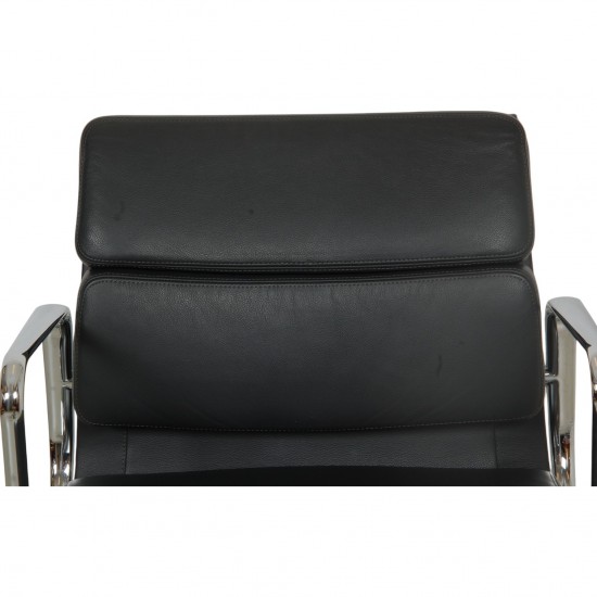 Charles Eames Ea-217 softpad kontorstol i mørkegråt læder