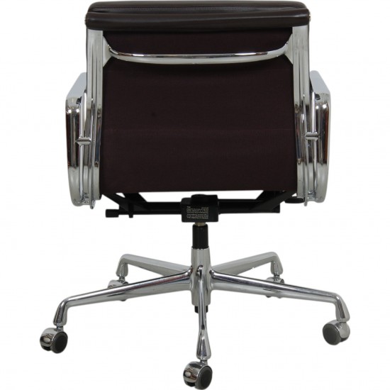 Charles Eames Ea-217 softpad kontorstol i brun læder 2015