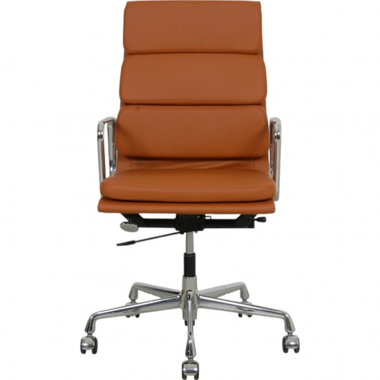 Charles Eames Ea-219 softpad kontorstol nybetrukket med cognac bizon læder