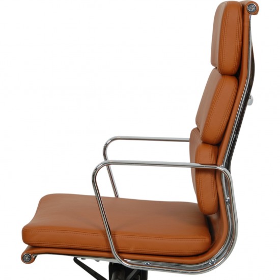 Charles Eames Ea-219 softpad kontorstol nybetrukket med cognac bizon læder