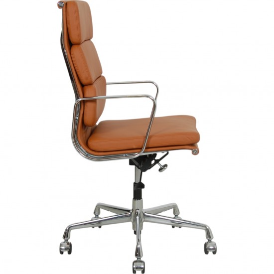 Charles Eames Ea-219 softpad kontorstol nybetrukket med cognac bizon læder
