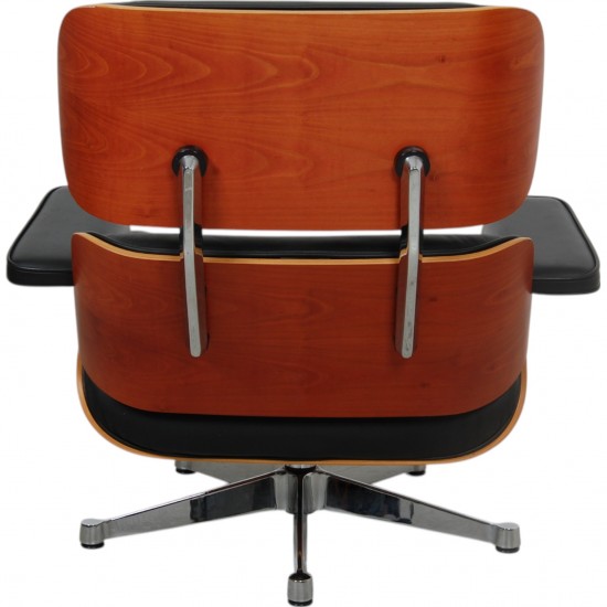 Charles Eames Lounge chair with ottoman in black leather