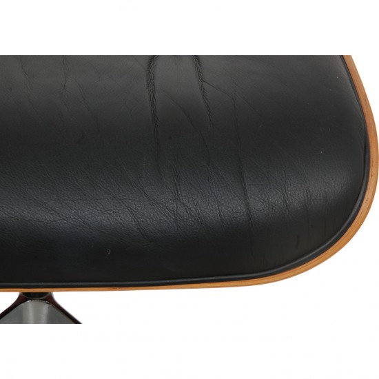 Charles Eames Lounge chair with ottoman in black leather