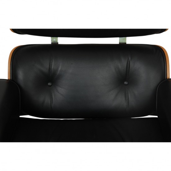 Charles Eames Lounge chair with ottoman in black leather