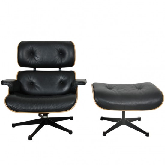 Charles Eames Lounge chair med ottoman i sort læder