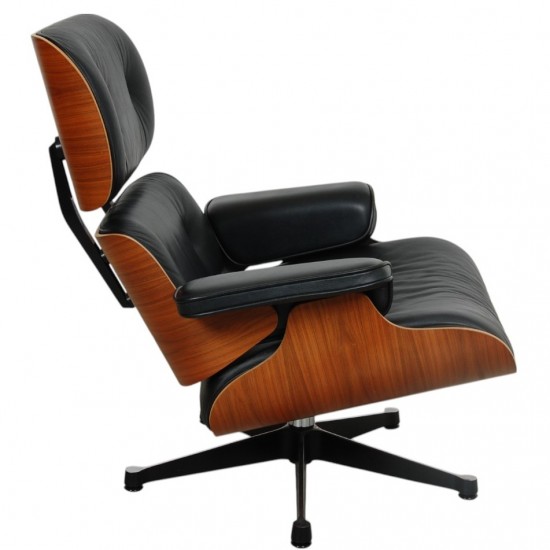Charles Eames Lounge chair med ottoman i sort læder