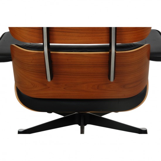 Charles Eames Lounge chair med ottoman i sort læder