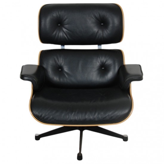 Charles Eames Lounge chair med ottoman i sort læder