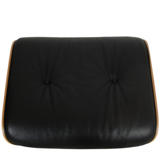 Charles Eames Lounge chair med ottoman i sort læder