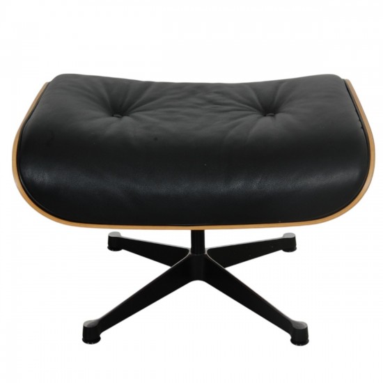 Charles Eames Lounge chair med ottoman i sort læder