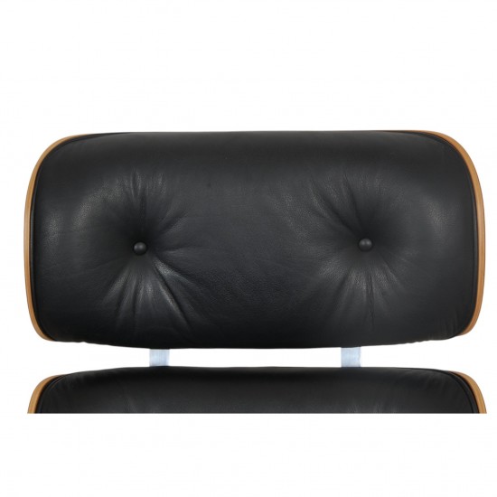 Charles Eames Lounge chair med ottoman i sort læder