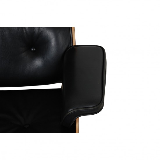 Charles Eames Lounge chair med ottoman i sort læder