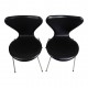Arne Jacobsen sæt syver stole i patineret sort læder (6)